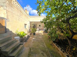 Casa a Campos poble. Casa de pueblo con gran potencial en campos.