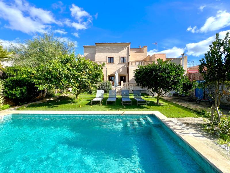 Foto abf80282-5f1e-4516-a2ad-ea0d50a0b9af. Alquiler casa encantadora casa de pueblo con esencia mallorquina y piscina . en Santanyí