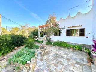 Chalet à Cala Llombards. Refugio de tranquilidad a pocos pasos del mar con terraza panorá