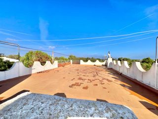 Chalet in Cala Llombards. Refugio de tranquilidad a pocos pasos del mar con terraza panorá