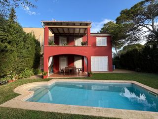 Doppelhaus in Cala Pi-Vallgornera. Casa pareada con licencia vacacional en cala pi