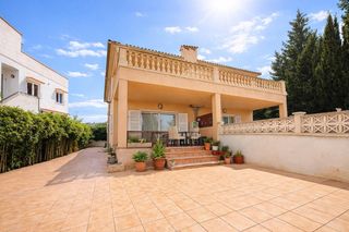 Casa aparellada a Bunyola. Pareado con vistas a la tramuntana en palmanyola luz, confort y