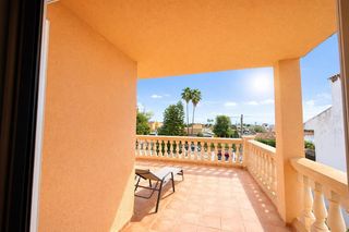 Casa aparellada a Bunyola. Pareado con vistas a la tramuntana en palmanyola luz, confort y
