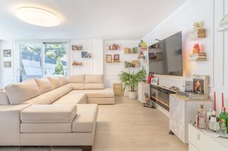 Planta baja en Palmanova. Planta baja exclusiva con club social solo para propietarios en
