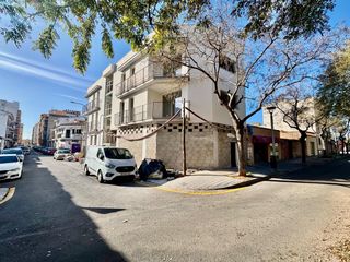 Local Comercial  Carrer carrer joan bonet nadal. Oportunidad de inversión con posibilidad de convertir en viviend