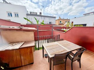 Casa aparellada a Pont D´Inca. Pareado con terraza, parking privado y 3 habitaciones en cas cap
