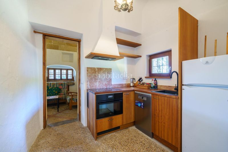 Foto b706d473-218a-49d9-a433-46c9f9427948. Masia amb aparcament a Artà poble Artà