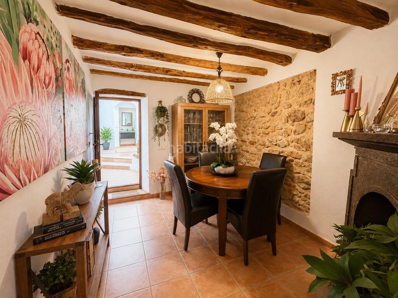 Foto c764620c-2f96-4ee3-bd00-e1f5d1398e7a. Casa adossada a Costitx