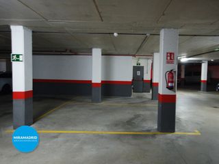 Autoparkplatz  Avenida juan pablo ii. Plaza de garaje en miramadrid