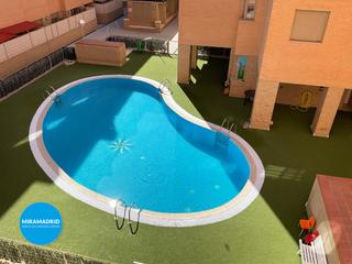 Pis  N/a. Piso en urbanización con piscina