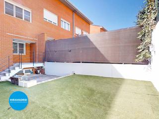Casa adossada  N/a. Chalet adosado en miramadrid