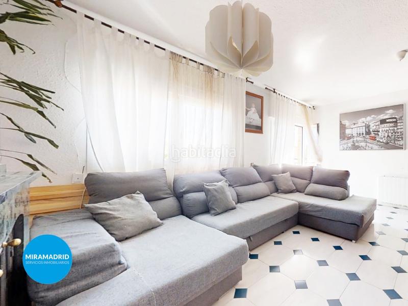 Foto 6b3c608d-ba4c-4738-ac8f-0a2ed014b728. Duplex dans Casco Urbano Paracuellos de Jarama