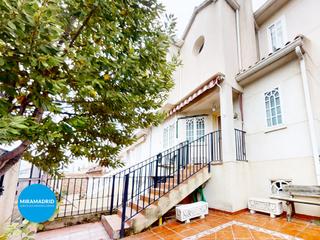 Maison jumelée  Calle calvario. Chalet adosado en torres de la alameda