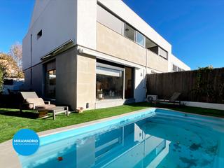 Casa adossada a Miramadrid. Chalet adosado en esquina en miramadrid