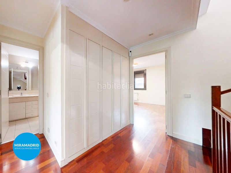 Foto c2ac27a8-4e5b-4feb-a6db-09acee501e0f. Casa adossada amb aparcament a Miramadrid Paracuellos de Jarama
