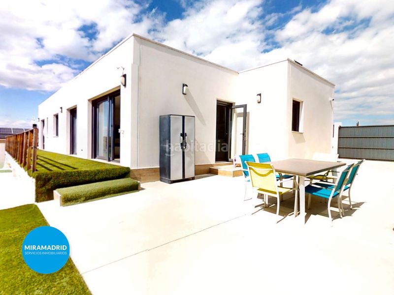 Foto 7594872c-e9d4-4d0b-a415-c7bffd025a28. Casa con parcheggio in Casar (El)
