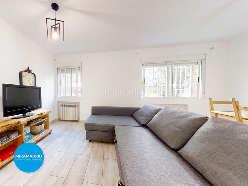 Foto f98bbabc-7d60-44ff-be0a-32b081f4e24e. Planta baixa a Canillejas Madrid