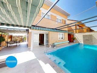 Location Maison jumelée à Miramadrid. Chalet pareado con piscina en miramadrid