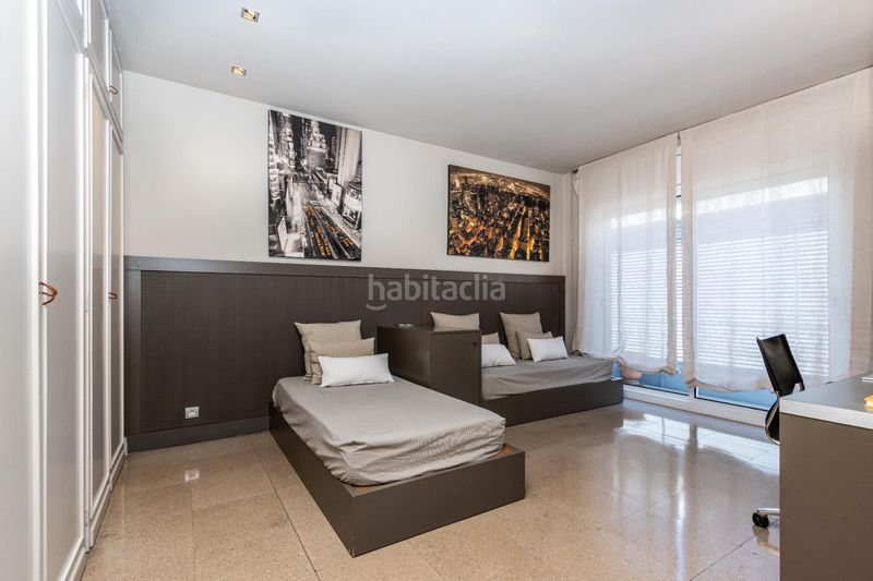 Foto 5b5fd955-2418-4d0b-a624-c1c786a115b4. Casa adossada amb piscina a Centre Sabadell