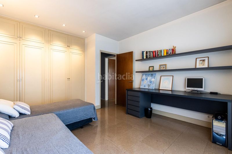 Foto aaa7156d-182b-47a0-af53-52279722876b. Casa adossada amb piscina a Centre Sabadell