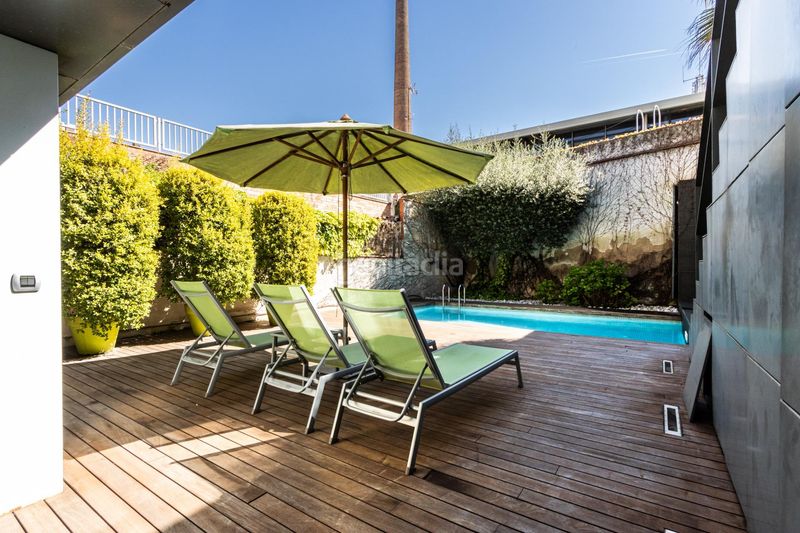 Foto bab44037-a21c-4674-b395-854594ca3a0f. Casa adossada amb piscina a Centre Sabadell