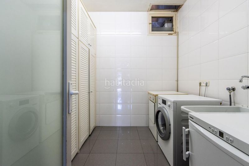 Foto ff66ed15-f934-4906-ba9c-07f27b8d7d8e. Casa adossada amb piscina a Centre Sabadell