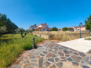 Terreny residencial a Calle tenerife 211. Magnífico terreno de esquina en torrejón del rey