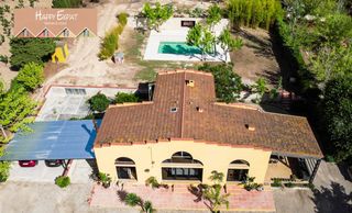 Masia a Castellv� de la Marca
