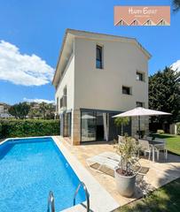 Maison à Vallpineda-Santa Bàrbara