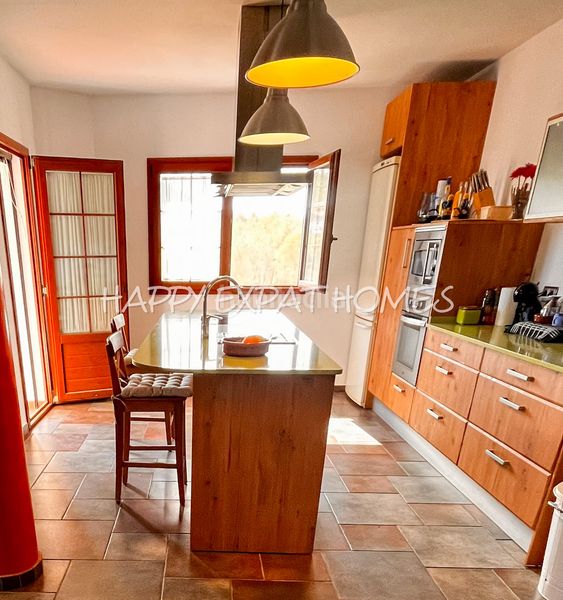 Foto d76420e3-8953-467d-84c0-7aef4a3c8872. Xalet amb aparcament piscina a Olivella