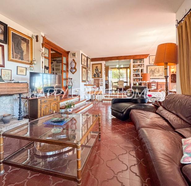 Foto 05595a55-7f9f-45c1-bcd8-8a24a252f3e4. Chalet en Vallpineda-Santa Bàrbara Sitges