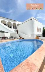 Rent Chalet in Olivella