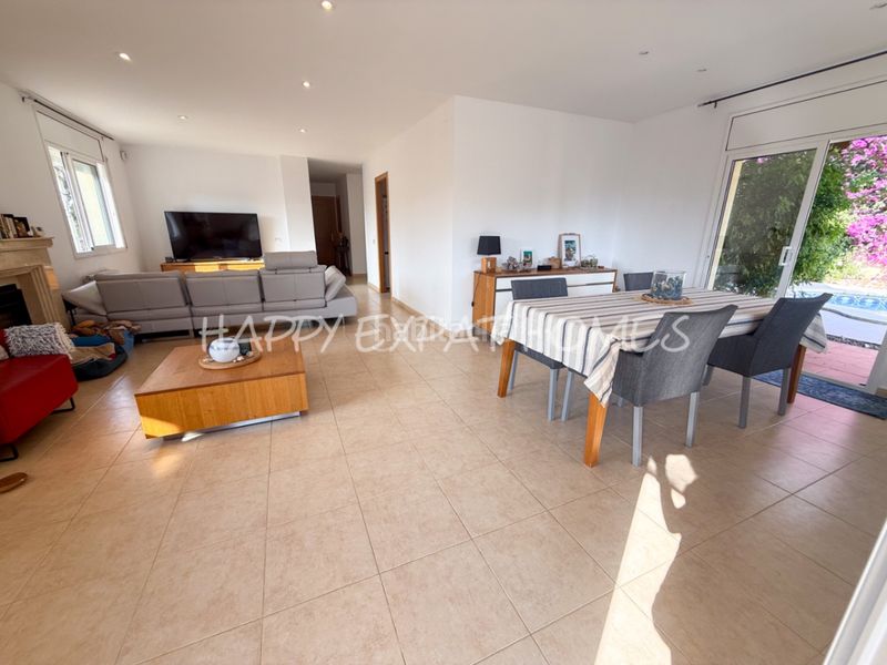 Foto aeba59f4-6953-4679-ba69-6a28568ef4da. Xalet amb calefacció aparcament piscina a Olivella