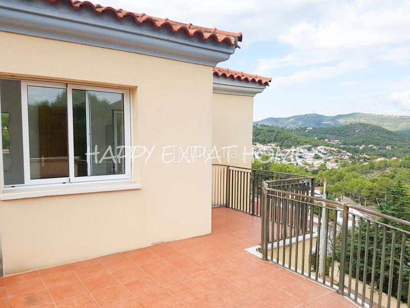 Foto 18290f5a-8d16-426c-8e1c-d9509a066de4. Rent chalet with heating parking pool in Olivella