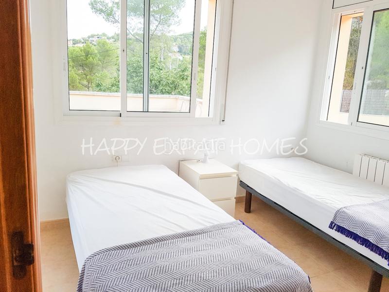 Foto 4c6fae17-89a3-45f1-81b7-d6921d20fea4. Rent chalet with heating parking pool in Olivella