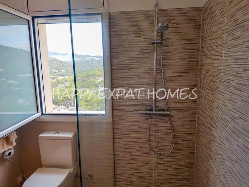 Foto 8fe4454e-f1cd-4999-bd44-e3438dc275a7. Rent chalet with heating parking pool in Olivella