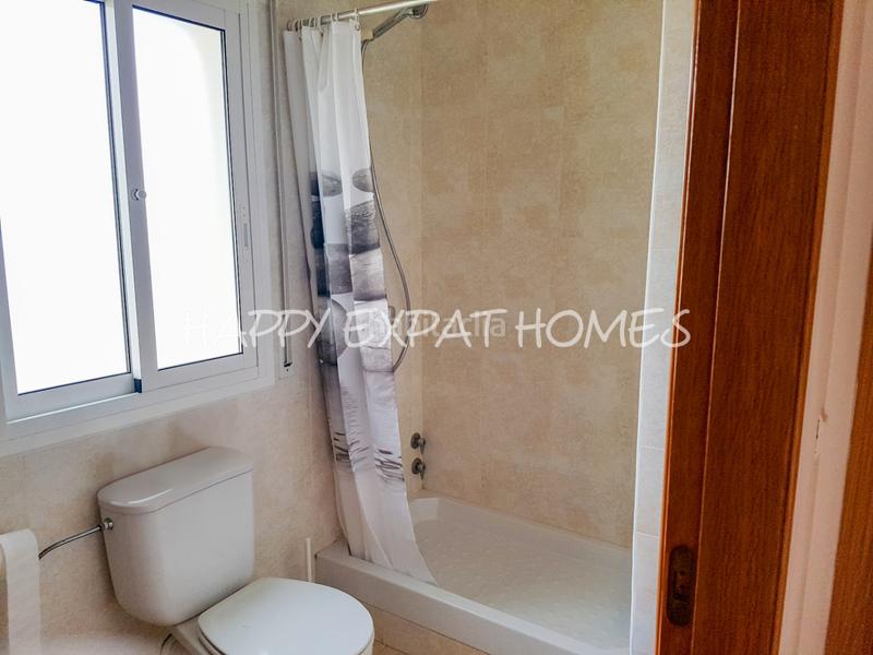 Foto 93e10536-2cc7-495f-ab16-fa44e2920e78. Rent chalet with heating parking pool in Olivella