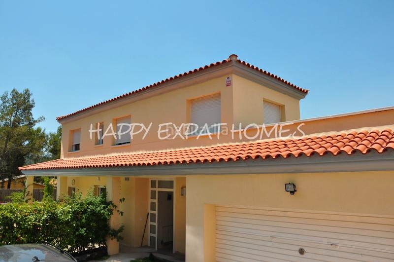 Foto 99145e76-fb99-4801-89dd-efaa00146d48. Rent chalet with heating parking pool in Olivella