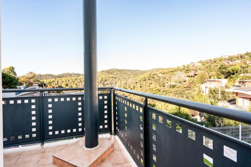 Foto d5640a27-62f7-4083-9657-4eaca19016ab. Chalet con riscaldamento parcheggio piscina in Vallvidrera - Tibidabo - Les Planes Barcelona