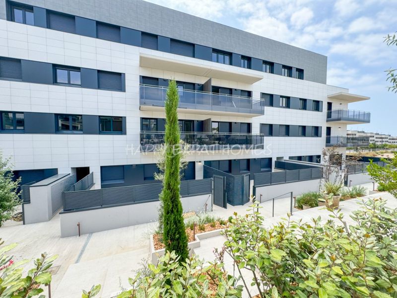Foto 3e1f4df6-7d87-4ddc-820e-1ce25d07f130. Etagenwohnung mit heizung parking pool in La Plana Sitges