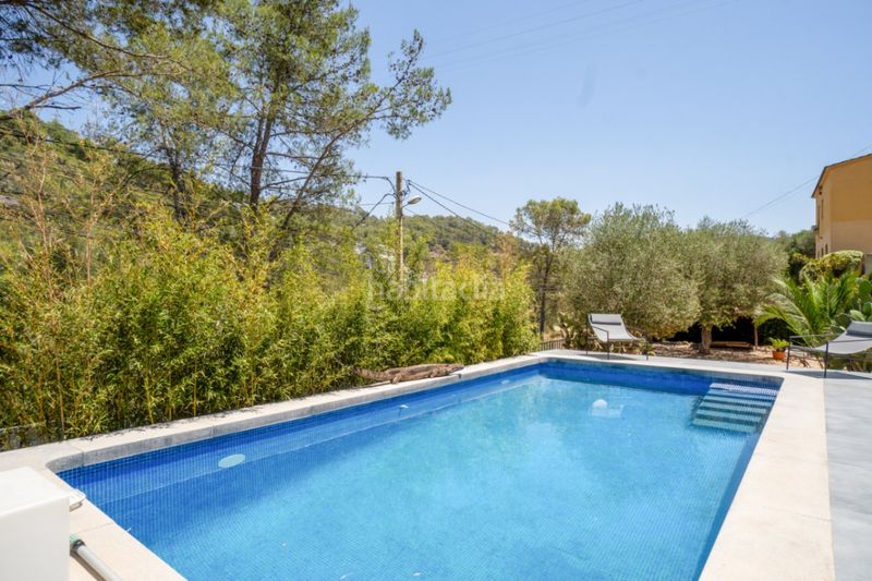 Foto c14e1a7a-245d-41fd-862a-49c9e07ce127. Chalet con riscaldamento parcheggio piscina in Olivella