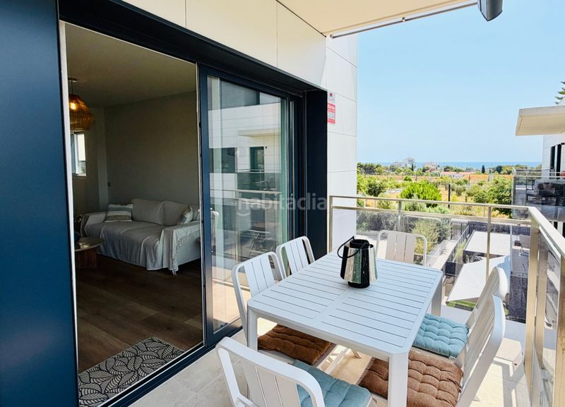 Foto a0fc20db-ee13-4fea-ba7d-ce6fba774514. Lloguer apartament amb calefacció aparcament piscina a Sitges