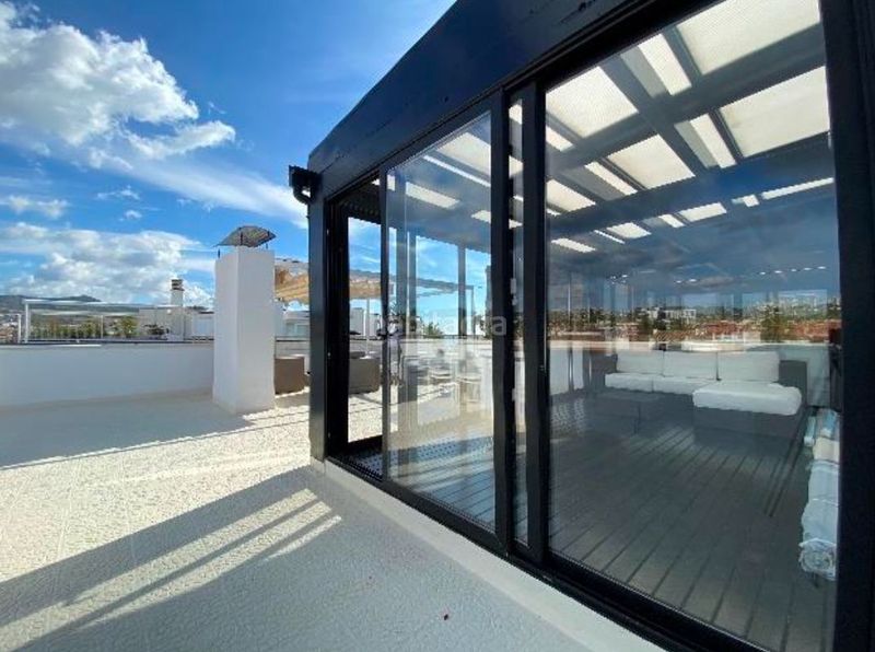 Foto 6992b23b-d570-4113-bb5a-bf16489e87c4. Rent duplex with heating parking pool in Can Girona - Terramar - Vinyet Sitges