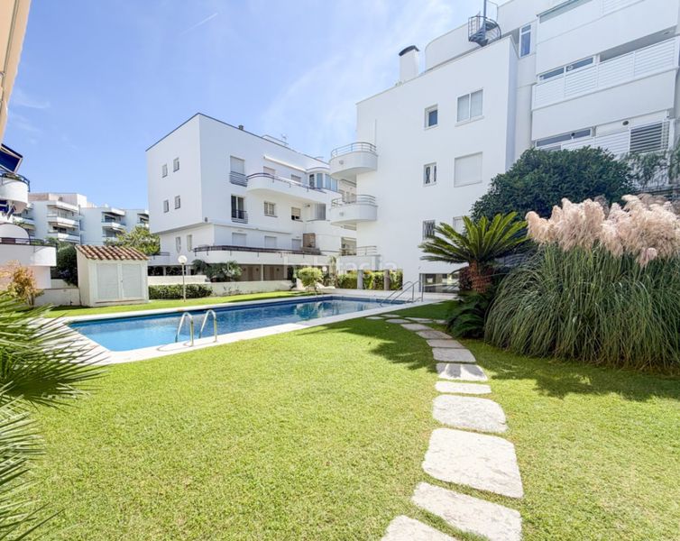 Foto 8ee3cc90-72f7-444c-b139-c0fb63a4937c. Rent duplex with heating parking pool in Can Girona - Terramar - Vinyet Sitges