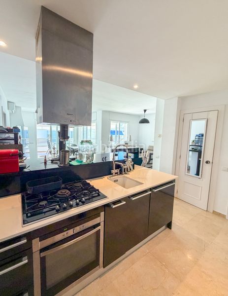 Foto e7d140b7-158e-47ff-b672-f7d1989f5e00. Rent duplex with heating parking pool in Can Girona - Terramar - Vinyet Sitges