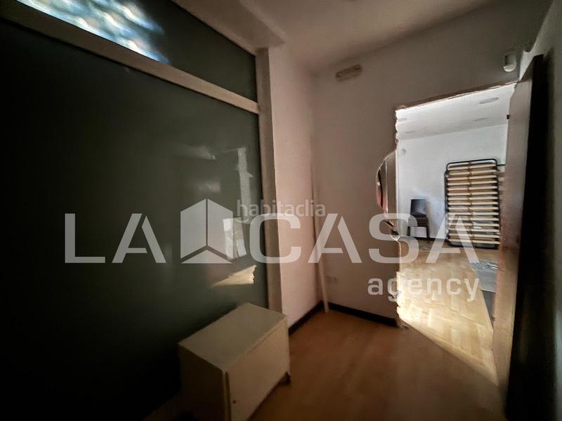 Foto bbf909d8-c560-4ee3-8163-69f617777455. Locale commerciale in La Verneda - La Pau Barcelona