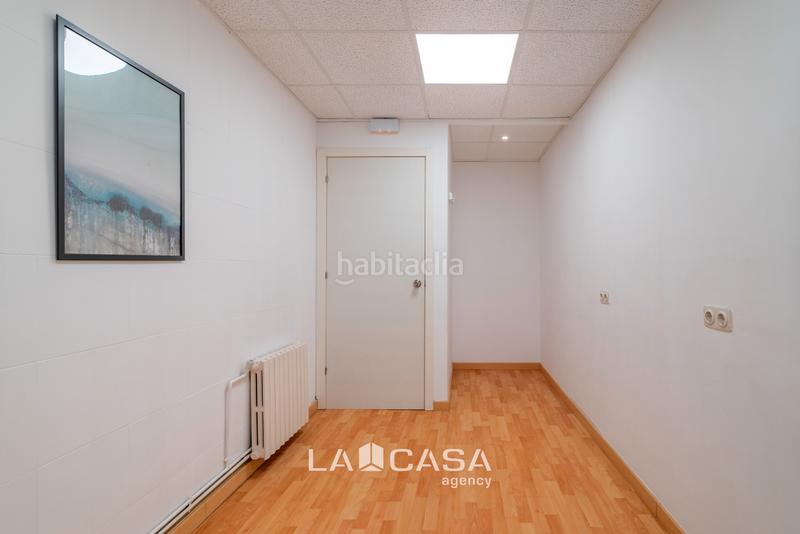 Foto 3a934b41-ac16-4263-a62b-9608f4348be8. Local comercial oportunidad inversor!! en Tres Torres Barcelona