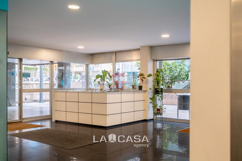 Foto 5ec5652d-2de3-4f3c-aa18-61bed82d1530. Local comercial oportunidad inversor!! en Tres Torres Barcelona