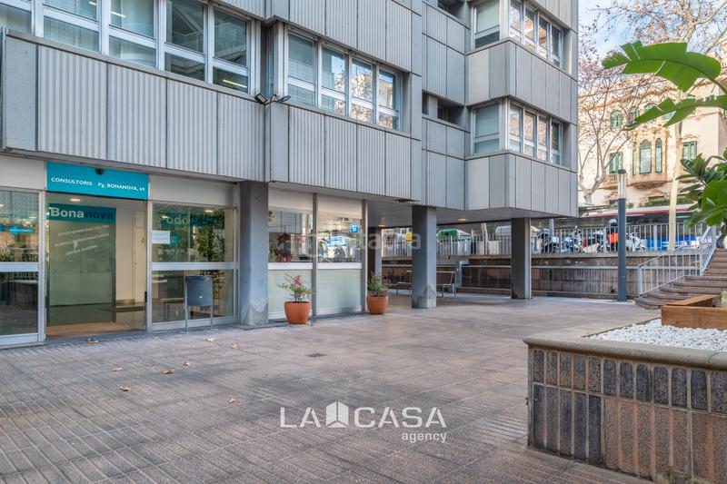 Foto b1786aa5-1edf-49e3-bf46-88be949f53dc. Local comercial oportunidad inversor!! en Tres Torres Barcelona