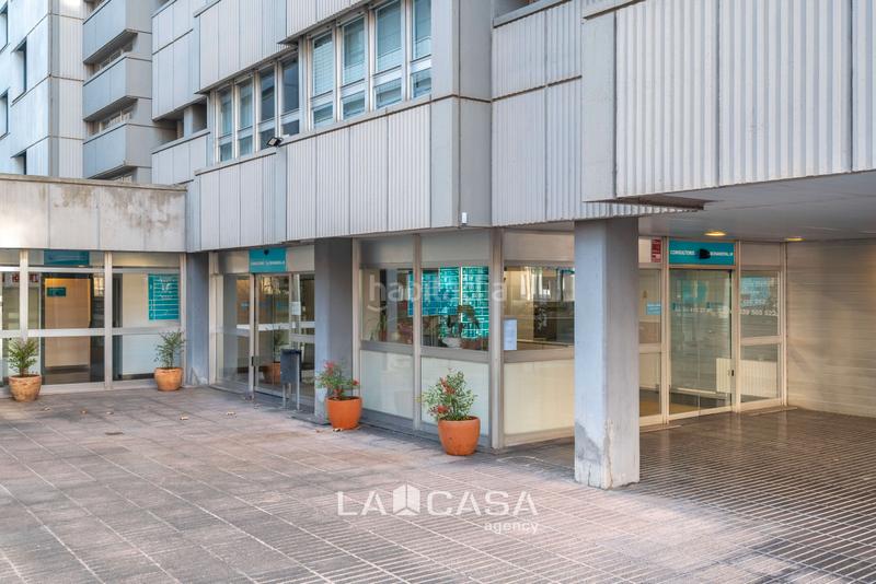 Foto f1a7b535-bdd4-4c23-b511-d46a7ff8595d. Local comercial oportunidad inversor!! en Tres Torres Barcelona
